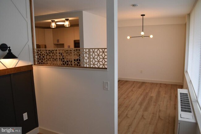 Building Photo - 3705 S George Mason Dr