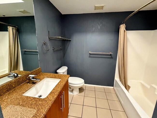 Building Photo - 120 Island Ave