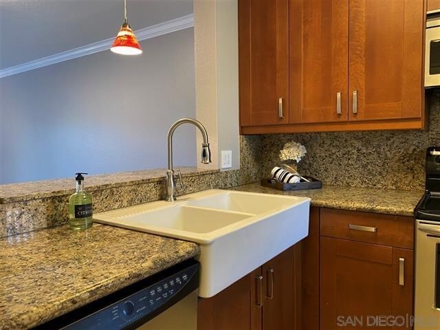 Building Photo - 7415 Charmant Dr