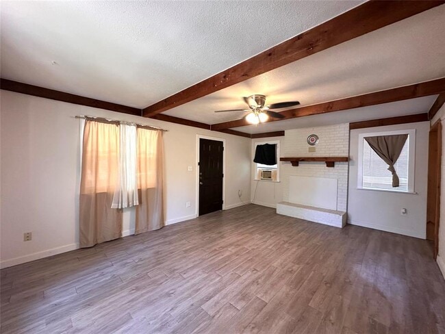 Building Photo - 400 Sun Bonnet Dr