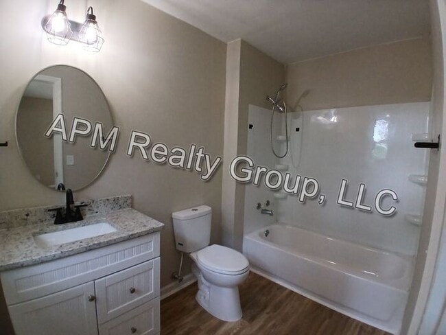 Building Photo - Newly Remodeled Home in Southeast Columbia