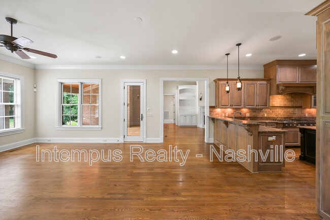 Building Photo - 7 Crooked Stick Ln