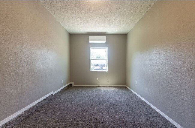 Building Photo - Rent to Own in Midwest City!