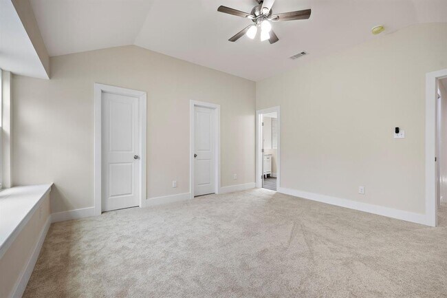 Building Photo - 507 Deercreek Ln
