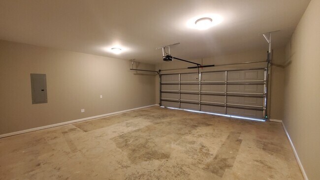 Building Photo - 184 N Burson Ave