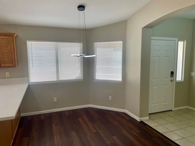 Building Photo - BEAUTIFUL SINGLE STORY HOME IN GATED COMMUNITY OF STALLION MOUNTAIN