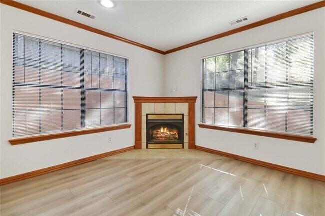 Building Photo - 2915 E Sterling Ct