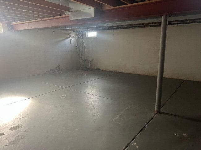 Building Photo - 1675 Braumiller Rd
