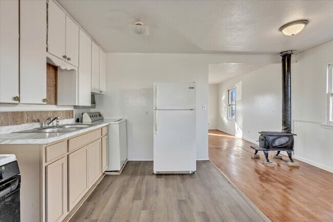 Building Photo - 4504 Drexel Ave