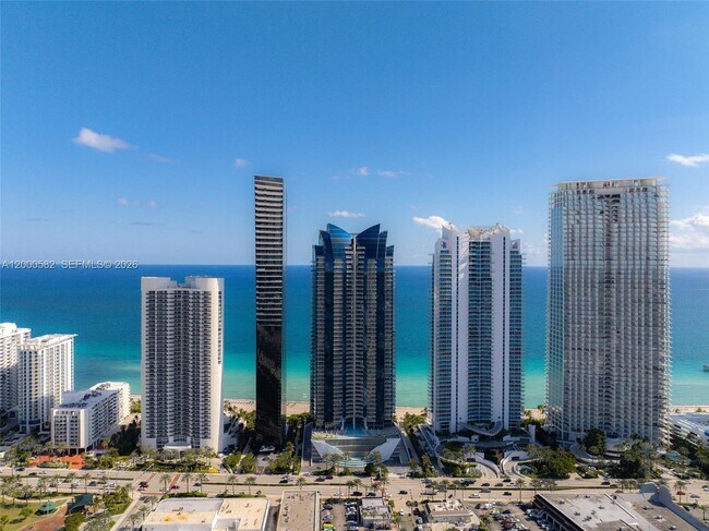 Building Photo - 17121 Collins Ave