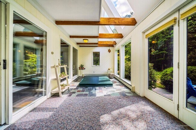 Building Photo - House For Rent in West Bath