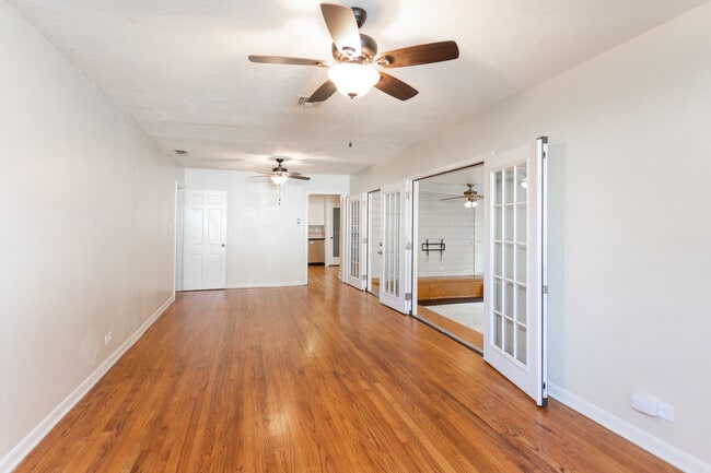 Building Photo - 349 Irvington Dr