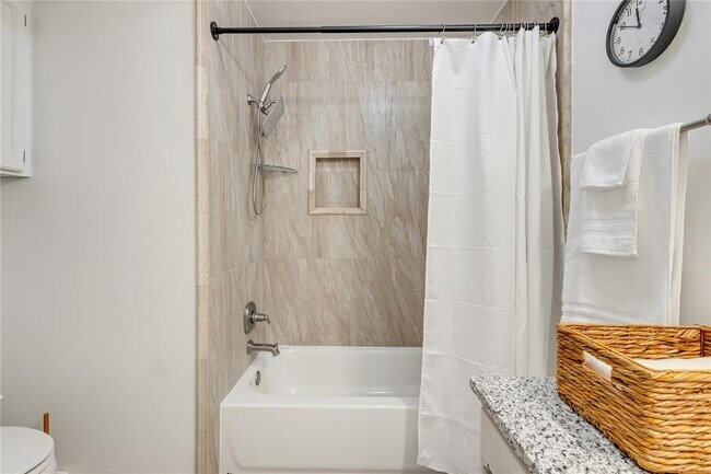 Building Photo - 11409 Springhollow Rd