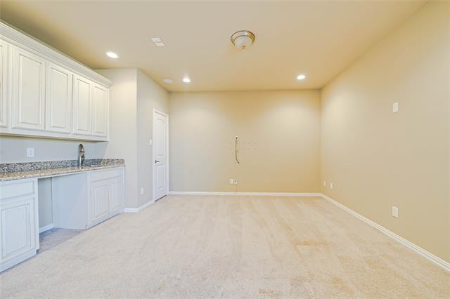 Building Photo - 6844 Westbury Dr