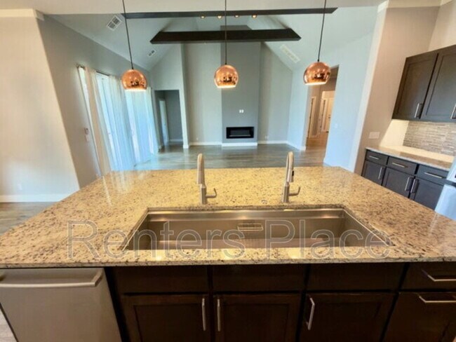 Building Photo - 4001 East 120th St S