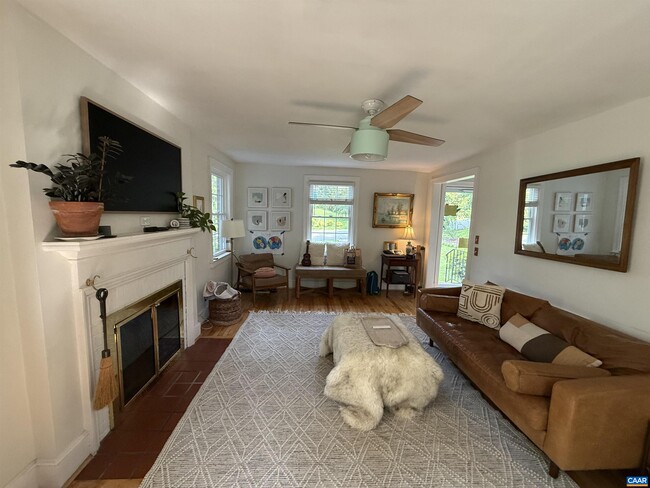 Building Photo - 726 Cargil Ln
