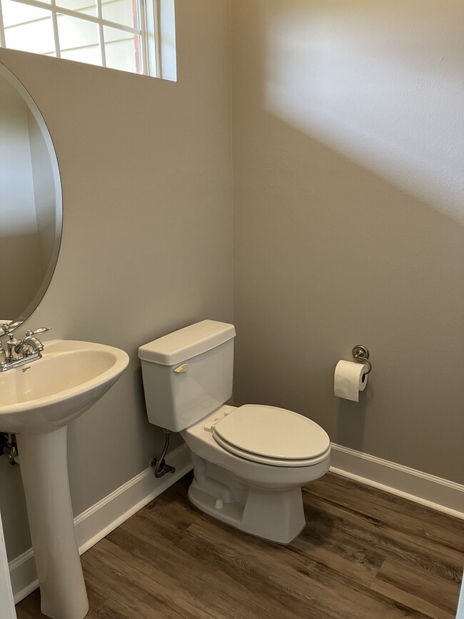 Building Photo - 113 Heyward Dr