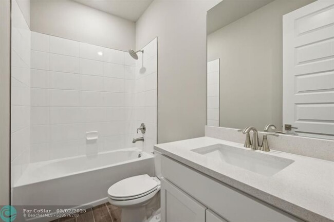 Building Photo - 9041 Dahlia Cir