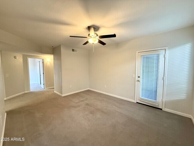 Building Photo - 4925 E Desert Cove Ave
