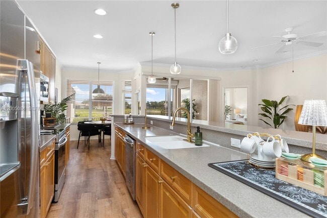 Building Photo - 1896 Crestview Way