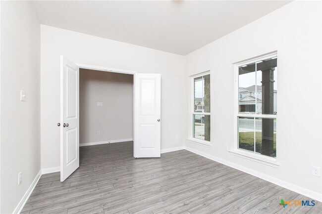 Building Photo - 9806 Kensley Rose Dr