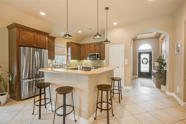 Building Photo - 104 Baileys Ct
