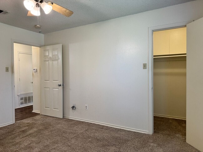 Building Photo - 3244 Stoneridge Dr