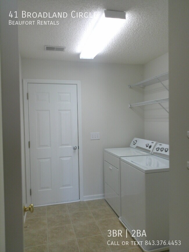Building Photo - 41 Broadland Cir