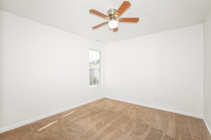 Building Photo - 2205 Oakland Spring Dr