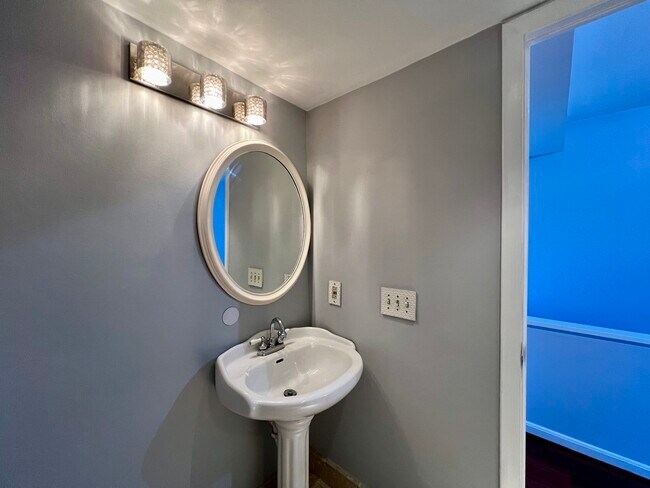 Building Photo - 1245 13th St NW