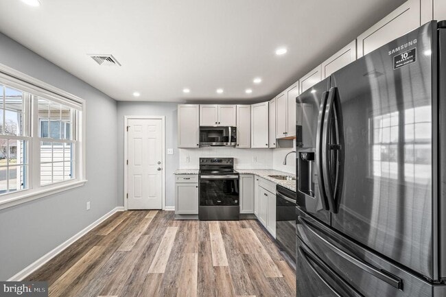 Building Photo - 34 Shepherd Ln