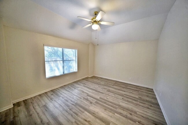 Building Photo - Beautiful Home in the desirable Shavano Ga...