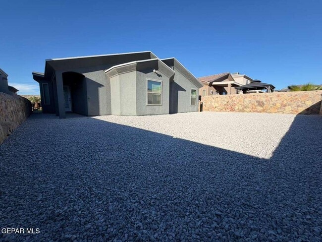 Building Photo - 460 Prime Desert Dr