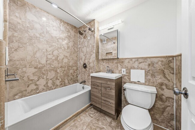 Building Photo - 20 2nd St