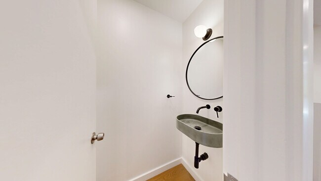 Building Photo - 50 Corte Real