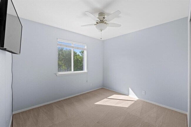 Building Photo - 6003 Wideleaf Dr