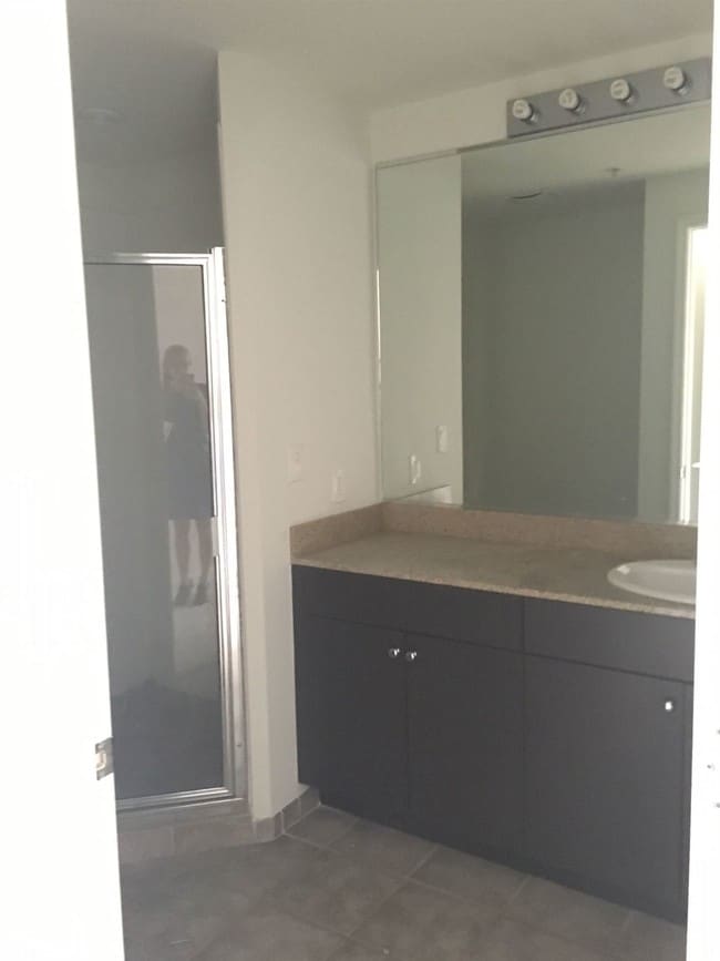 Building Photo - 17 W Church St