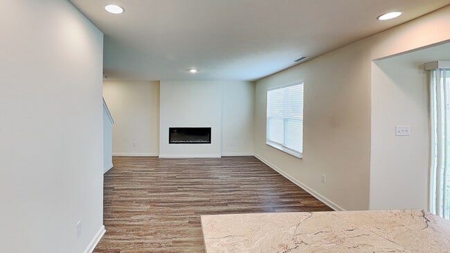 Building Photo - 2835 Strauss Ln