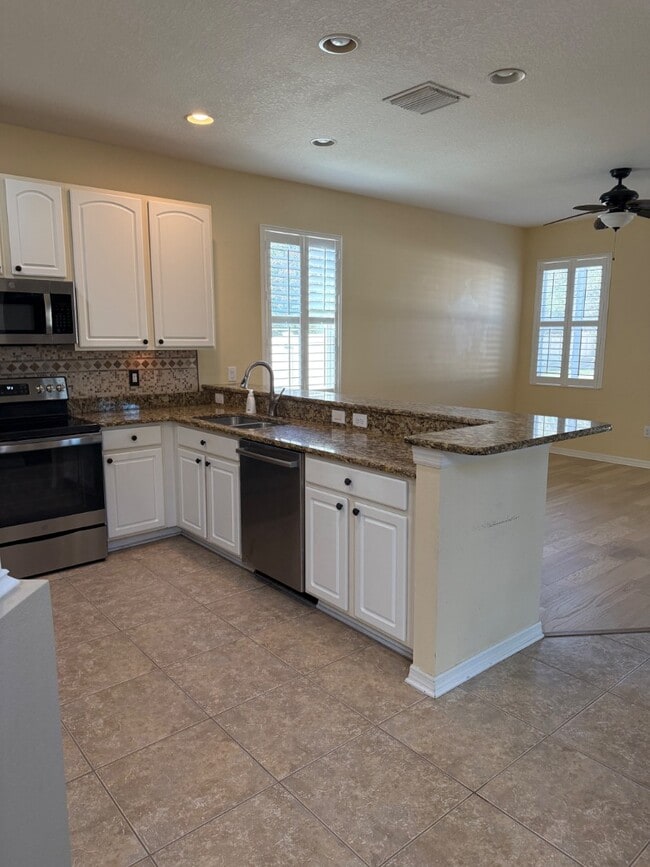 Building Photo - 17423 New Cross Cir