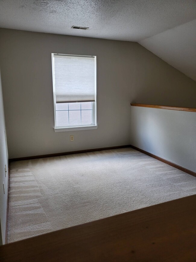 Building Photo - 8632 Coralberry Ln