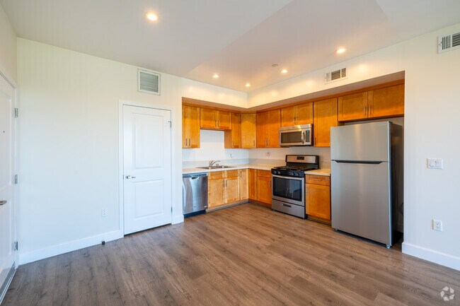 1BR, 1BA - 850SF - Dining Room - 7118 Amigo Ave