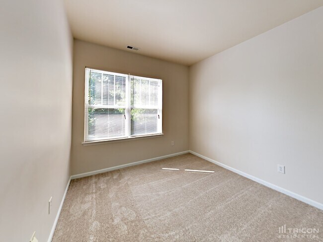 Building Photo - 7839 Baylis Dr