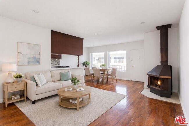 Building Photo - 420 Raymond Ave