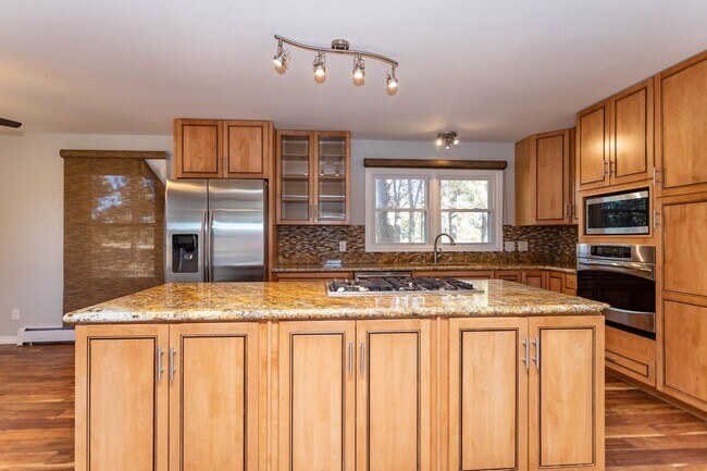 Building Photo - Spacious Country Retreat on 5.5 Acres | Barn, Deck & Pikes Peak View!!