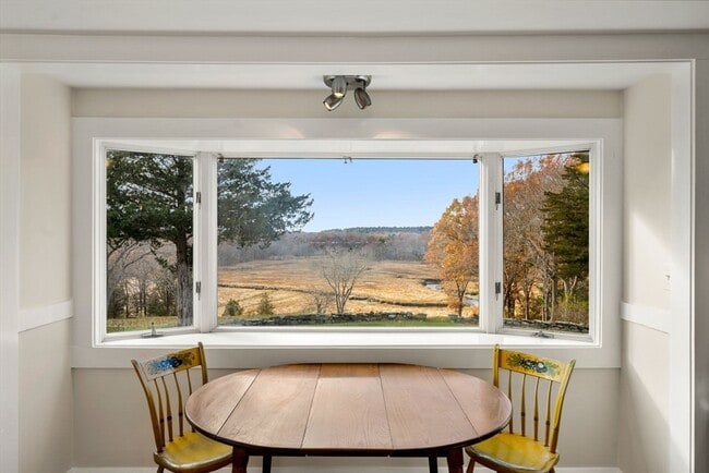 Building Photo - 1 Noahs Hl Wy