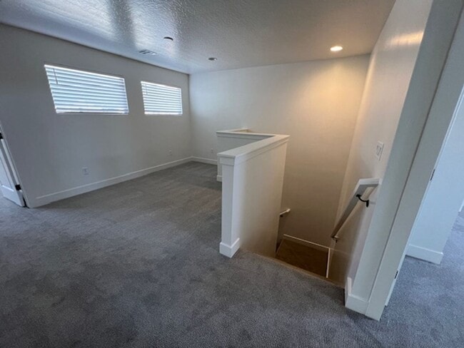 Building Photo - Brand New South Desert Townhome!