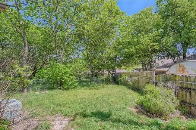 Building Photo - 11405 Walnut Ridge Dr