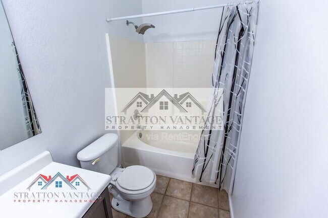 Building Photo - 16092 W Woodlands Ave