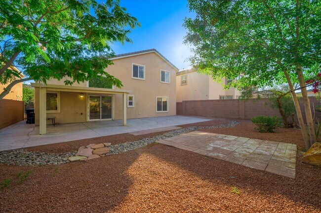 Building Photo - Welcome Home to this awesome 4 Bedroom Home