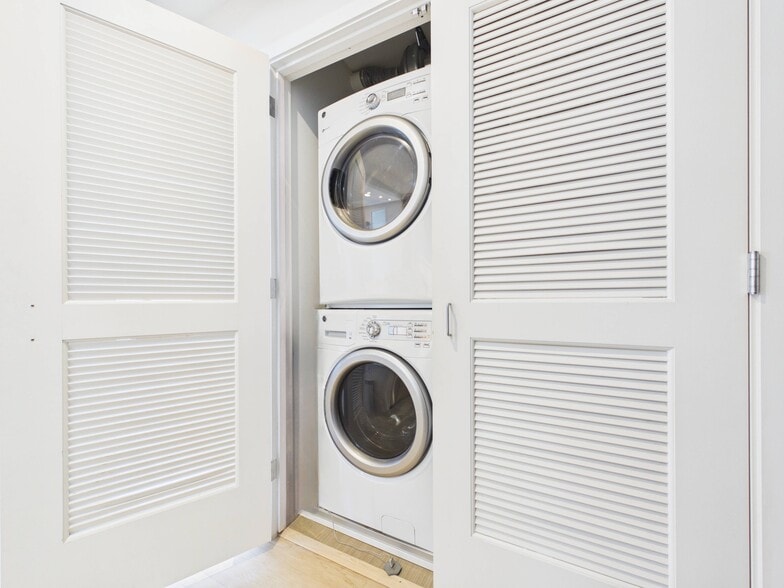 in unit laundry - 600 Ala Moana Blvd